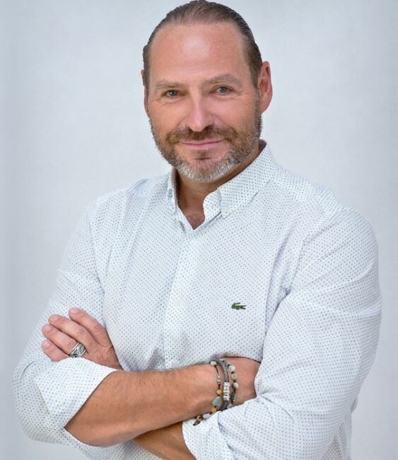 O zakladateli značky Author