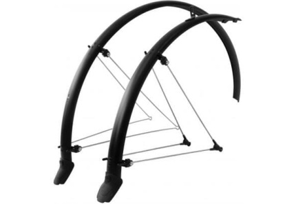 Treková e-kola jsou vybavena kromě stojánku také blatníky, takže se nemusíte bát ani deště. Součástí e-biku je rovněž zadní nosič, který je možné dovybavit brašnami nebo košíkem. Trekové elektrokola je tak vhodné na pohodlné ježdění a výlety všeho druhu.