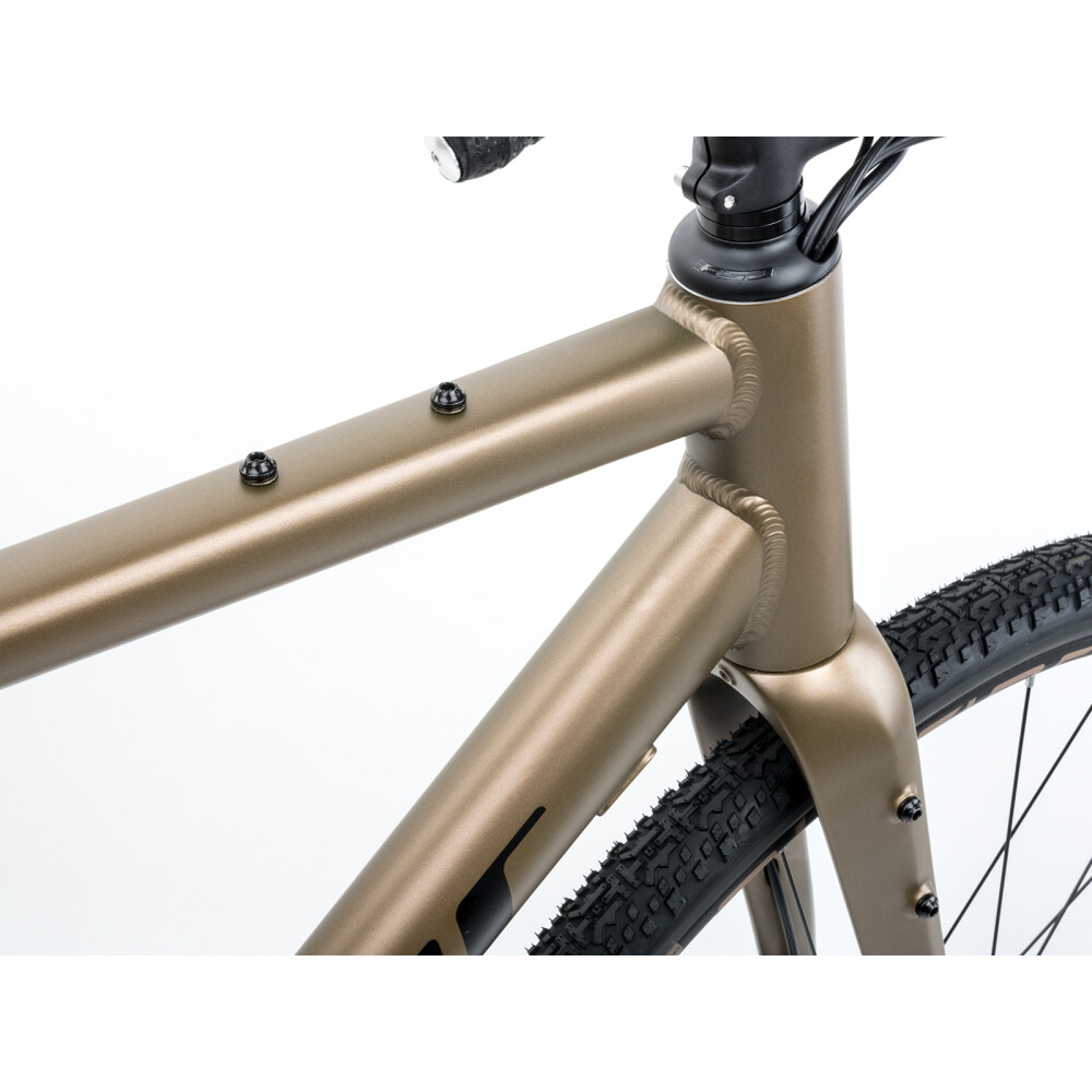 Aura XR6 02 viewde