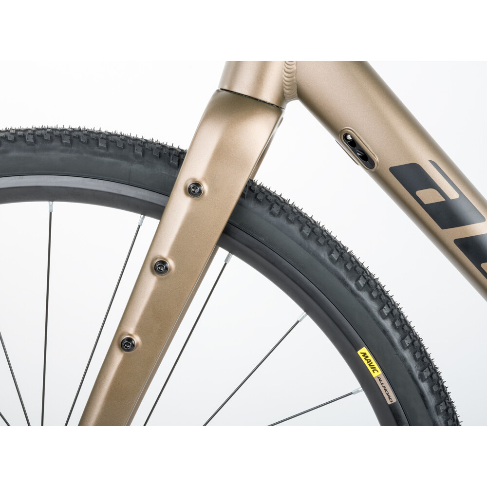 Aura XR6 07 viewde